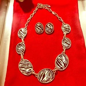 Fashion Jewelry Set - Classic Animal Kingdom Print
